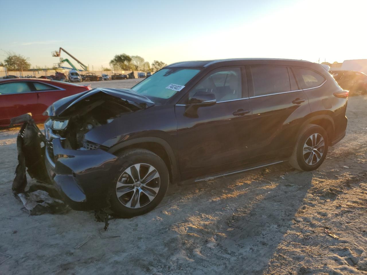 2022 TOYOTA HIGHLANDER XLE VIN:5TDHZRAH4NS557001