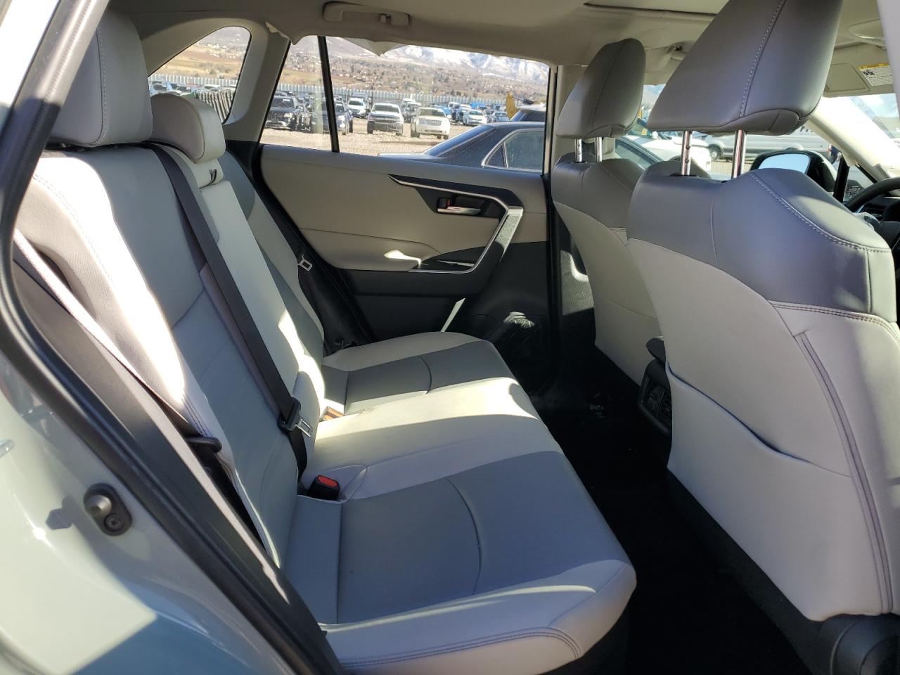 2022 TOYOTA RAV4 XLE PREMIUM VIN:JTMB6RFVXND521421