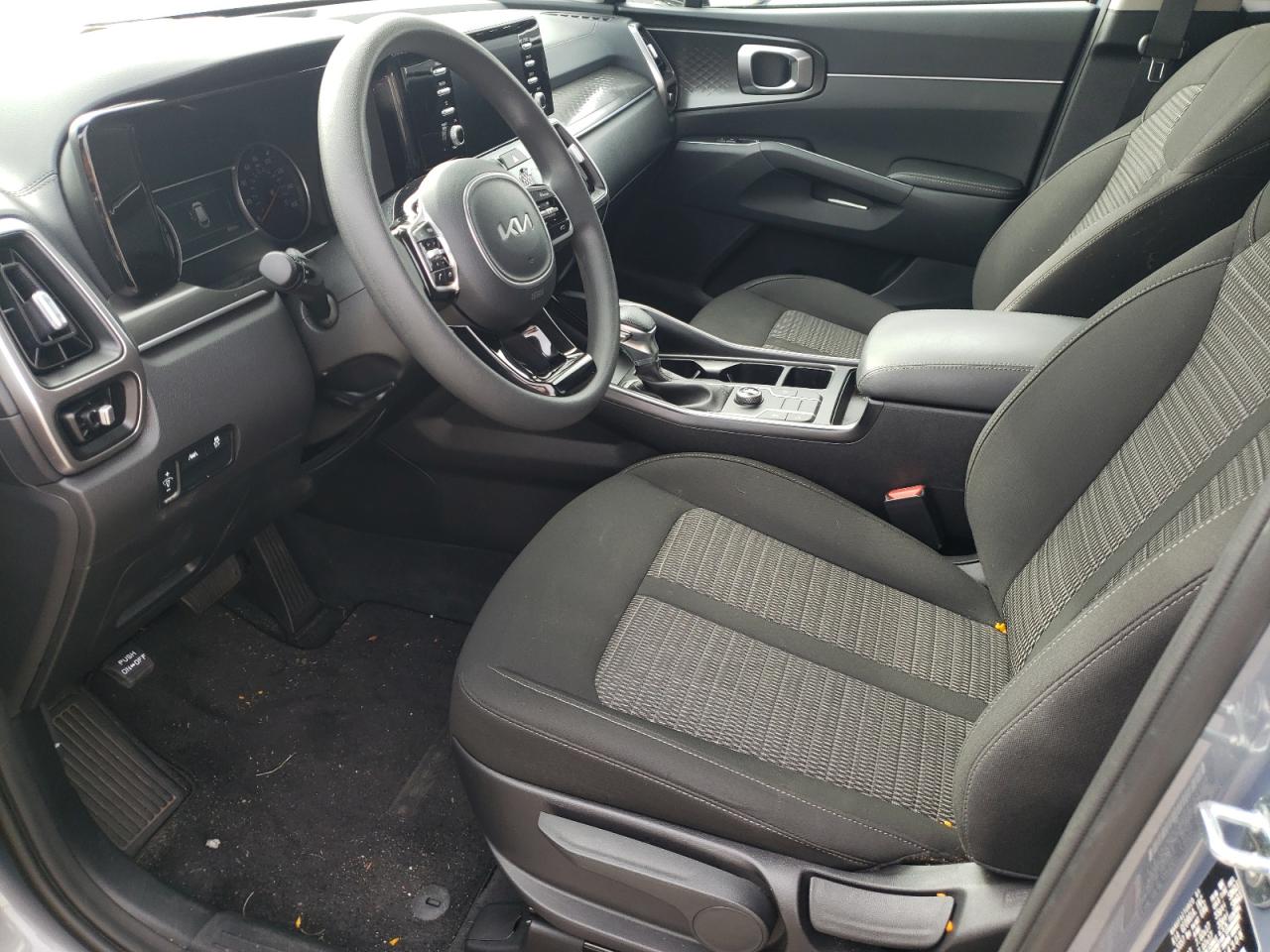 2022 KIA SORENTO LX VIN:5XYRG4LC9NG144308
