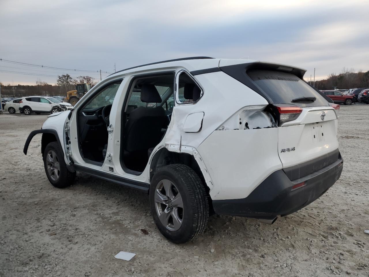 2022 TOYOTA RAV4 XLE VIN:2T3P1RFV3NC268886