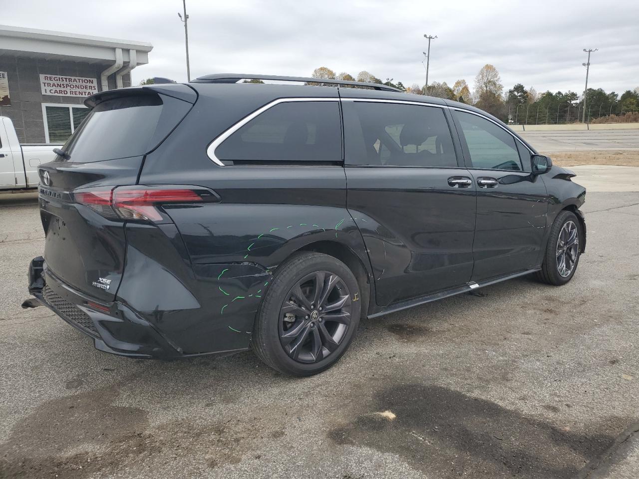 2022 TOYOTA SIENNA XSE VIN:5TDXRKEC3NS131706