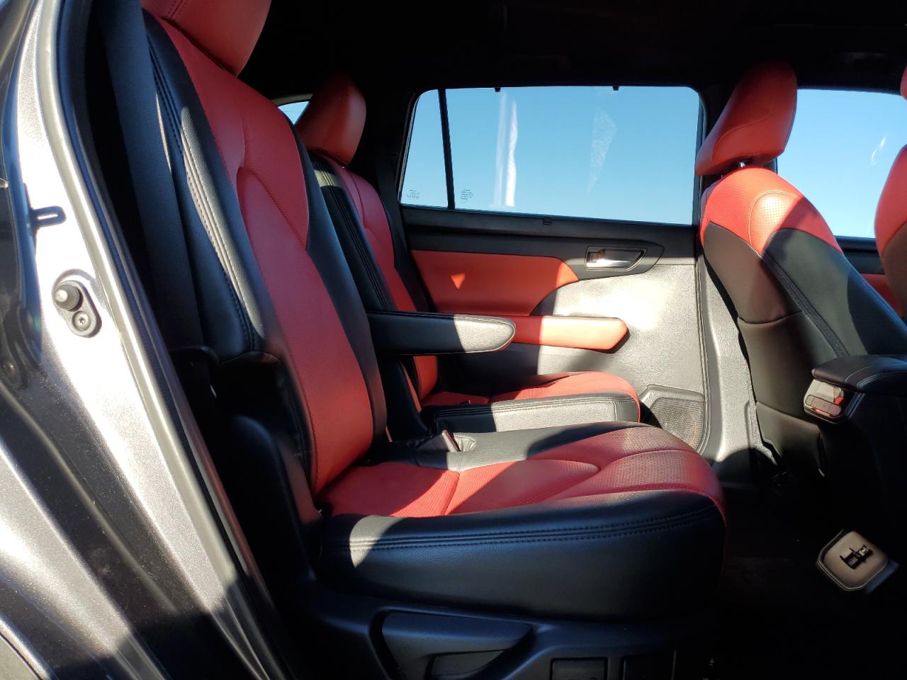 2022 TOYOTA HIGHLANDER XSE VIN:5TDJZRAH2NS093238