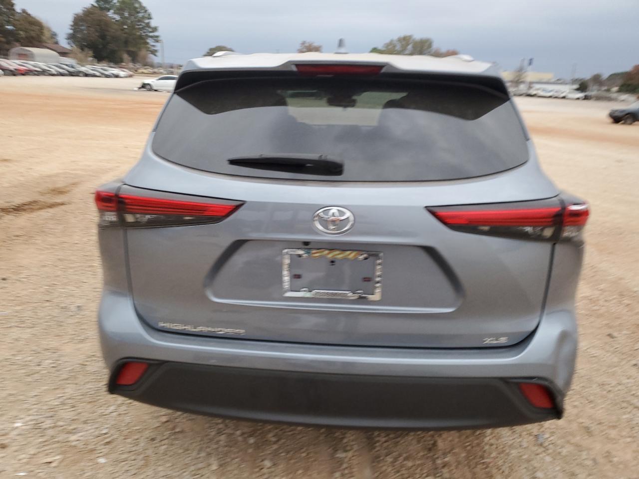 2022 TOYOTA HIGHLANDER XLE VIN:5TDGZRAH7NS115454