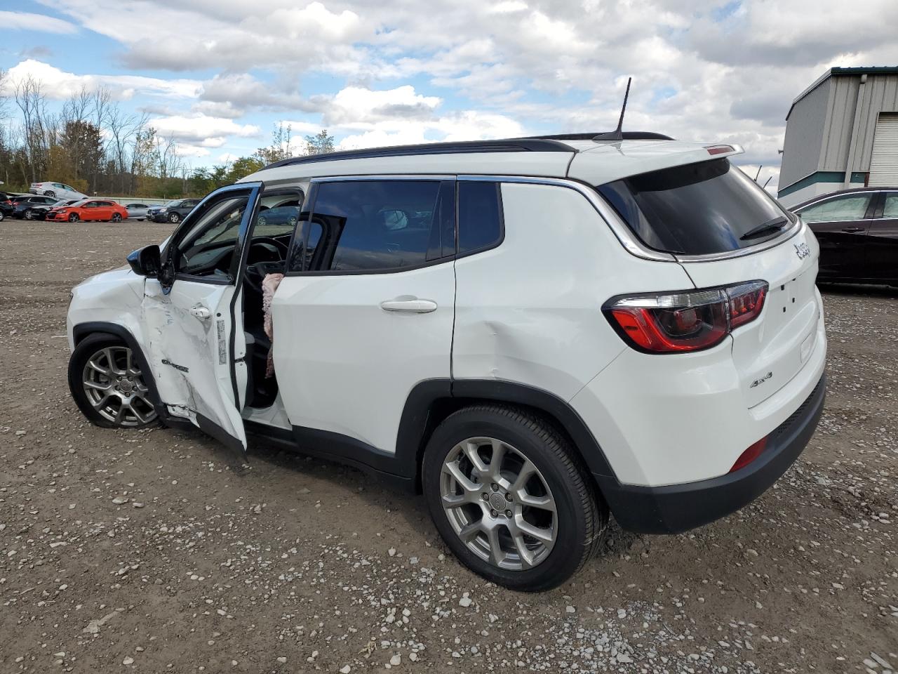 2022 JEEP COMPASS LATITUDE LUX VIN:3C4NJDFB2NT222066