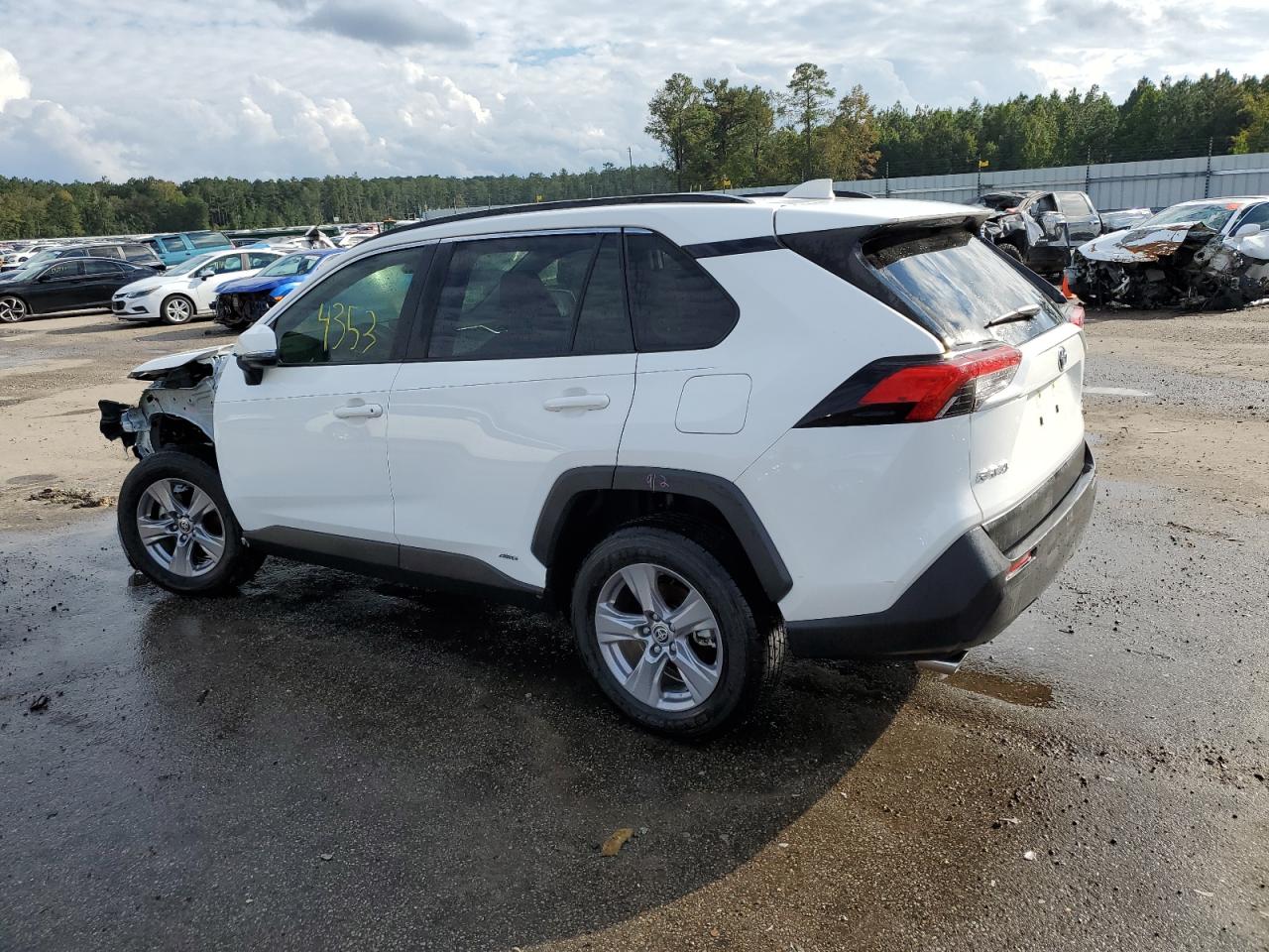 2022 TOYOTA RAV4 XLE VIN:JTMRWRFV2ND144596