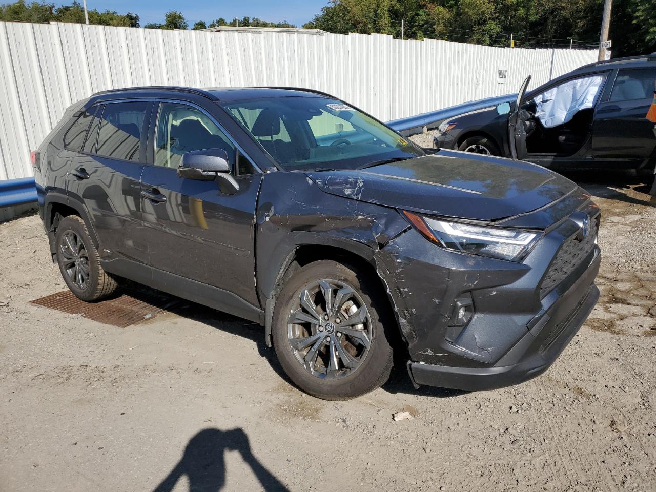 2022 TOYOTA RAV4 XLE PREMIUM VIN:JTMB6RFV0ND072718