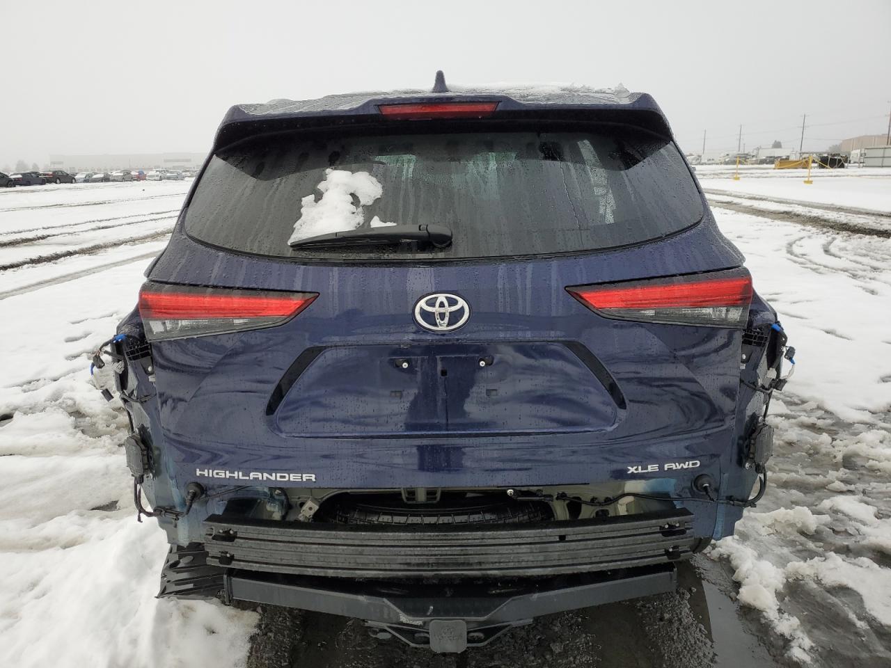 2022 TOYOTA HIGHLANDER XLE VIN:5TDGZRBH1NS575935