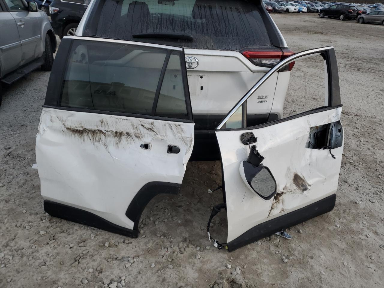 2022 TOYOTA RAV4 XLE VIN:2T3P1RFV3NC268886