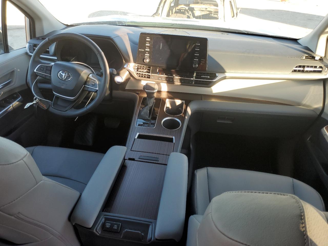 2023 TOYOTA SIENNA XLE VIN:5TDYRKECXPS142435