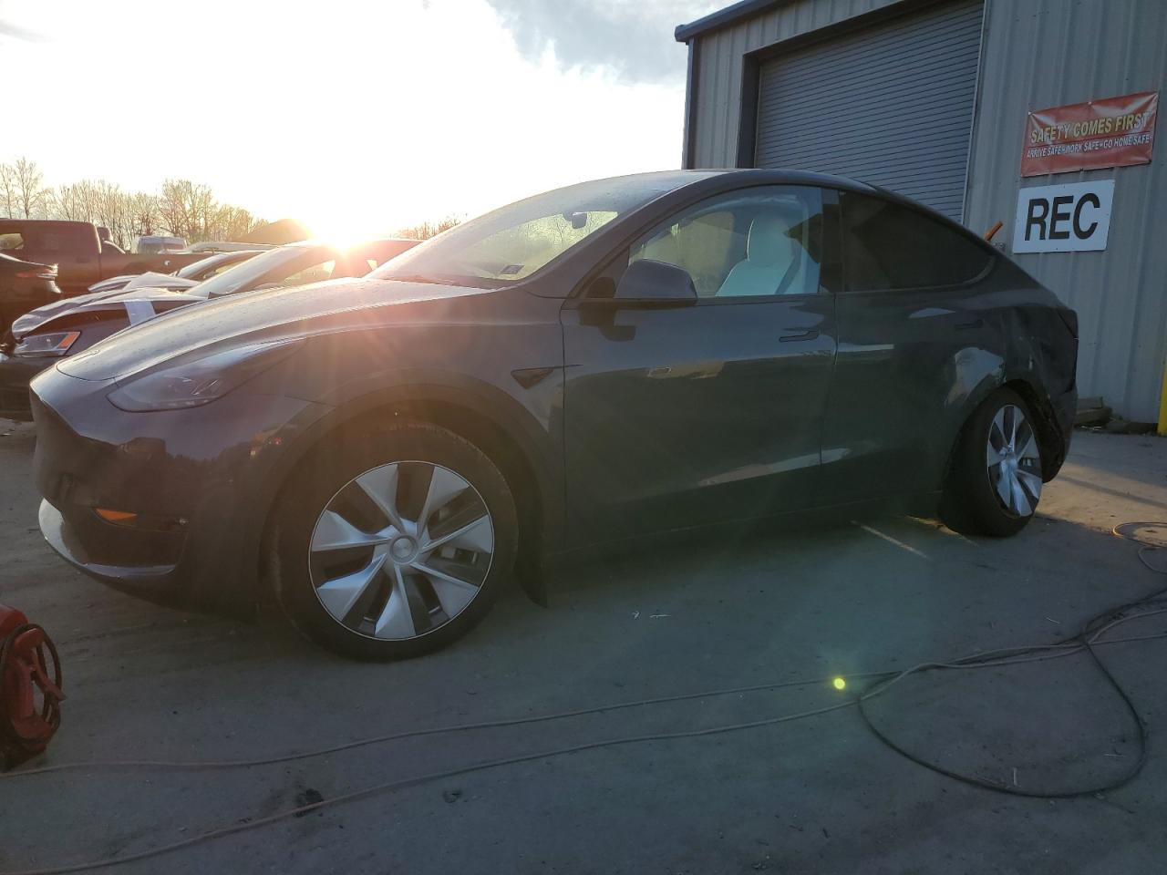 2023 TESLA MODEL Y  VIN:7SAYGDEE2PF830570