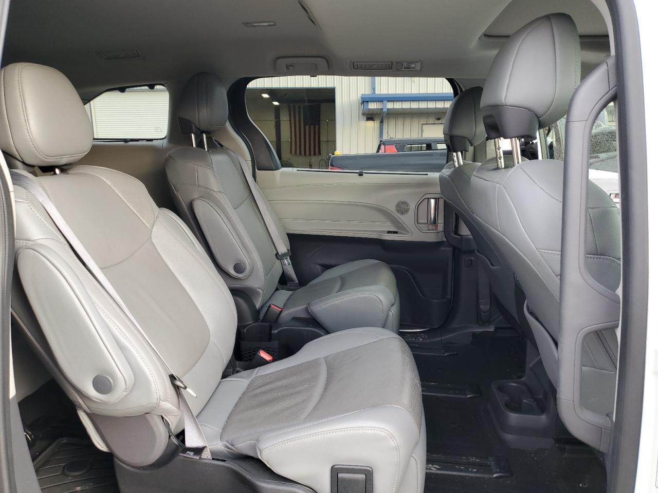 2022 TOYOTA SIENNA LIMITED VIN:5TDZRKEC9NS077837