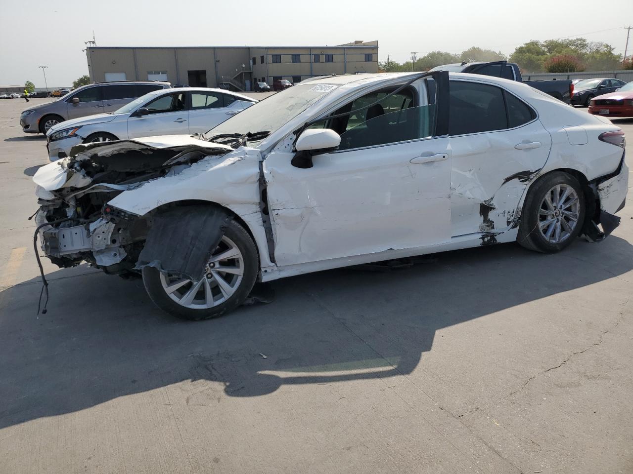 2022 TOYOTA CAMRY LE VIN:4T1R11AK0NU680715