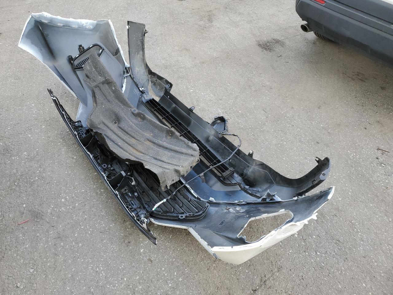 2022 TOYOTA RAV4 XLE VIN:2T3RWRFV2NW138090