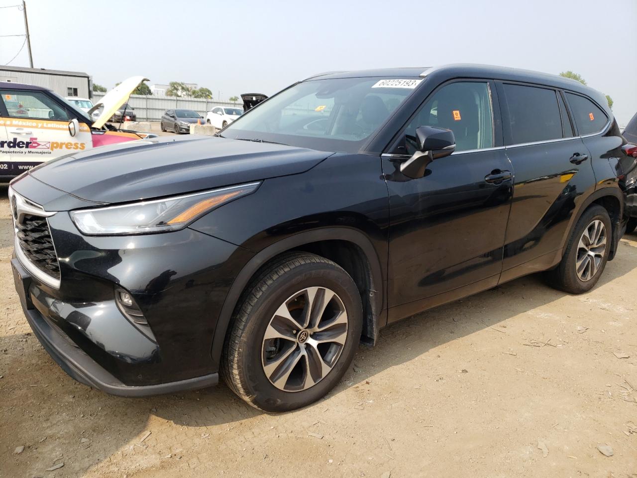 2022 TOYOTA HIGHLANDER XLE VIN:5TDHZRBH7NS567018