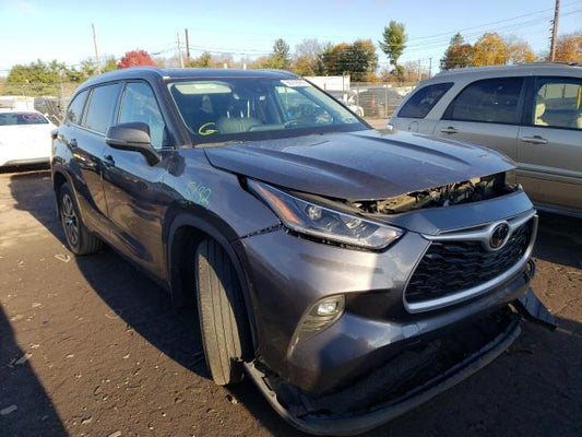 2021 TOYOTA HIGHLANDER XLE VIN: 5TDHZRBH5MS088742