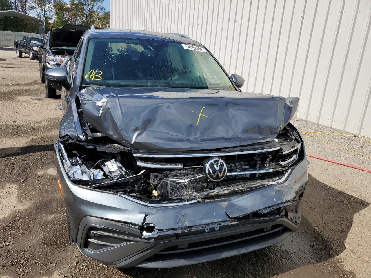 2022 VOLKSWAGEN TIGUAN SE VIN:3VV3B7AX3NM048299