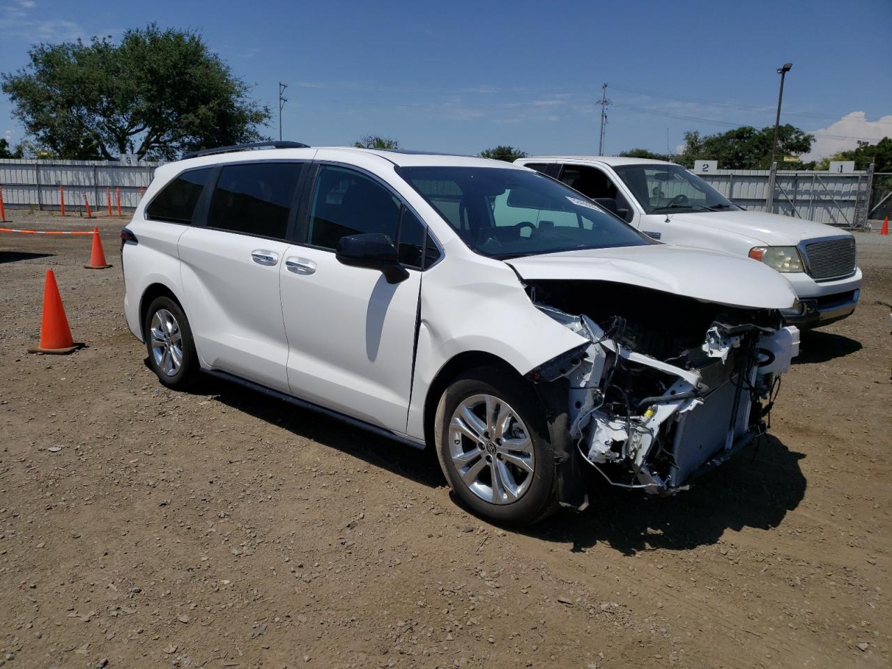 2023 TOYOTA SIENNA XSE VIN:5TDDSKFC2PS083267