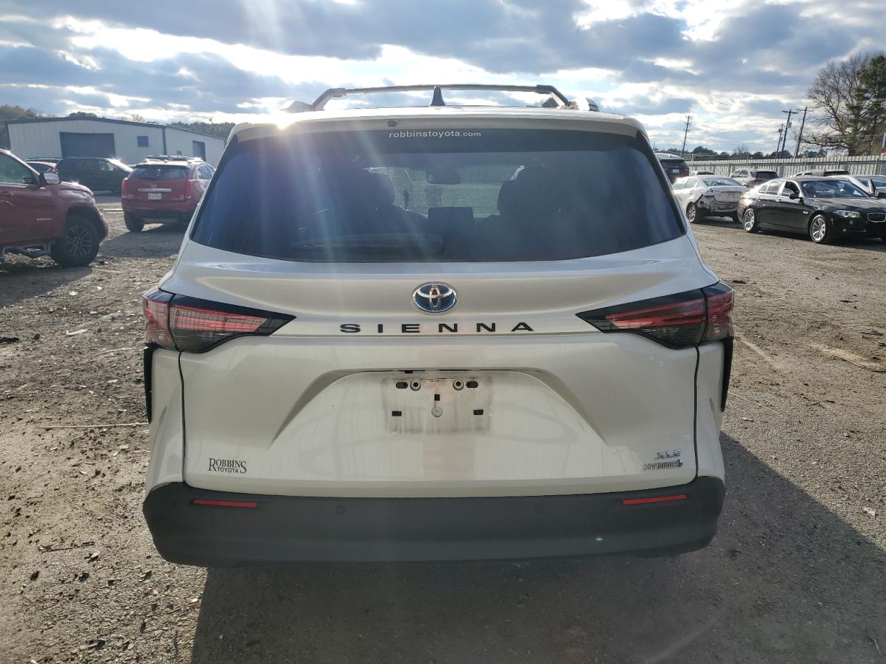 2022 TOYOTA SIENNA XLE VIN:5TDYRKEC4NS131136
