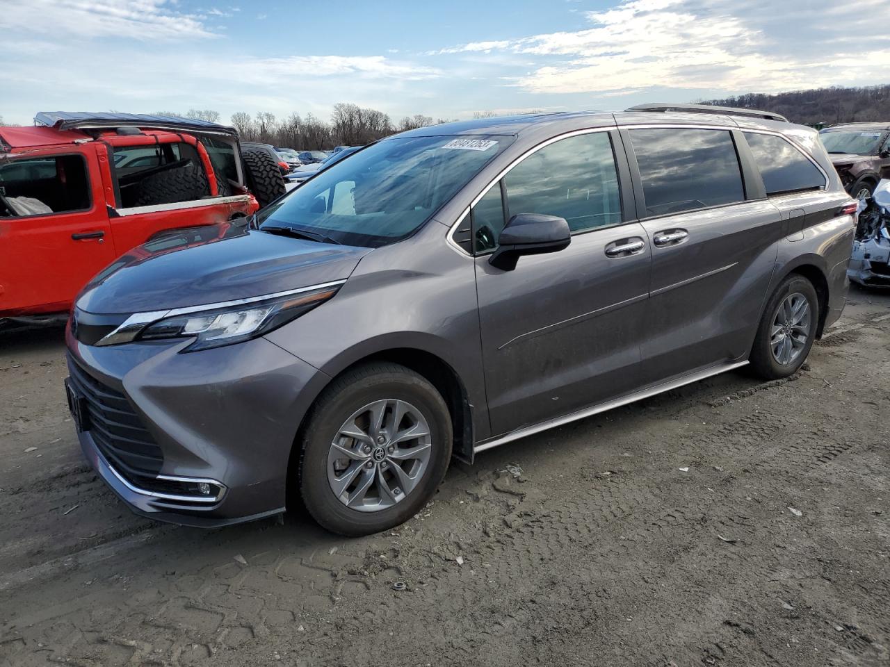 2022 TOYOTA SIENNA XLE VIN:5TDJSKFC2NS046154