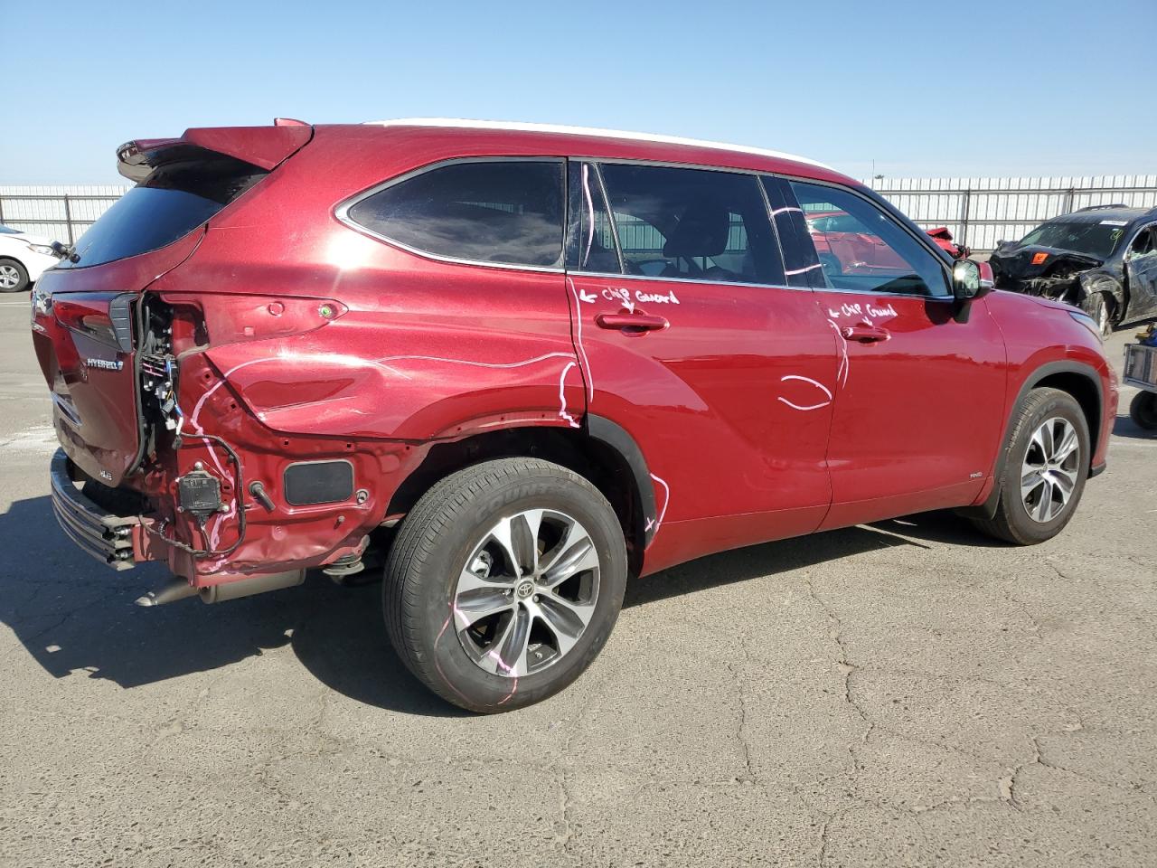 2022 TOYOTA HIGHLANDER HYBRID XLE VIN:5TDHBRCH7NS552828