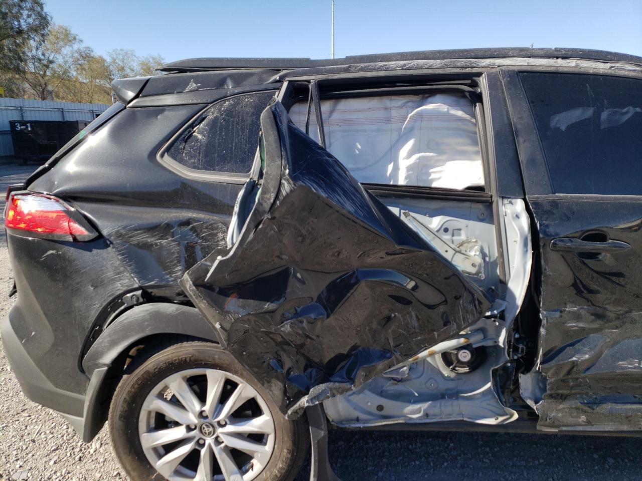 2022 TOYOTA COROLLA CROSS LE VIN:7MUBAABG8NV009948