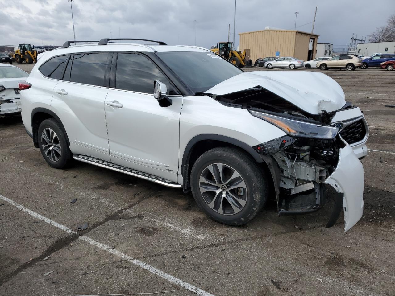 2022 TOYOTA HIGHLANDER HYBRID XLE VIN:5TDGBRCH8NS549951
