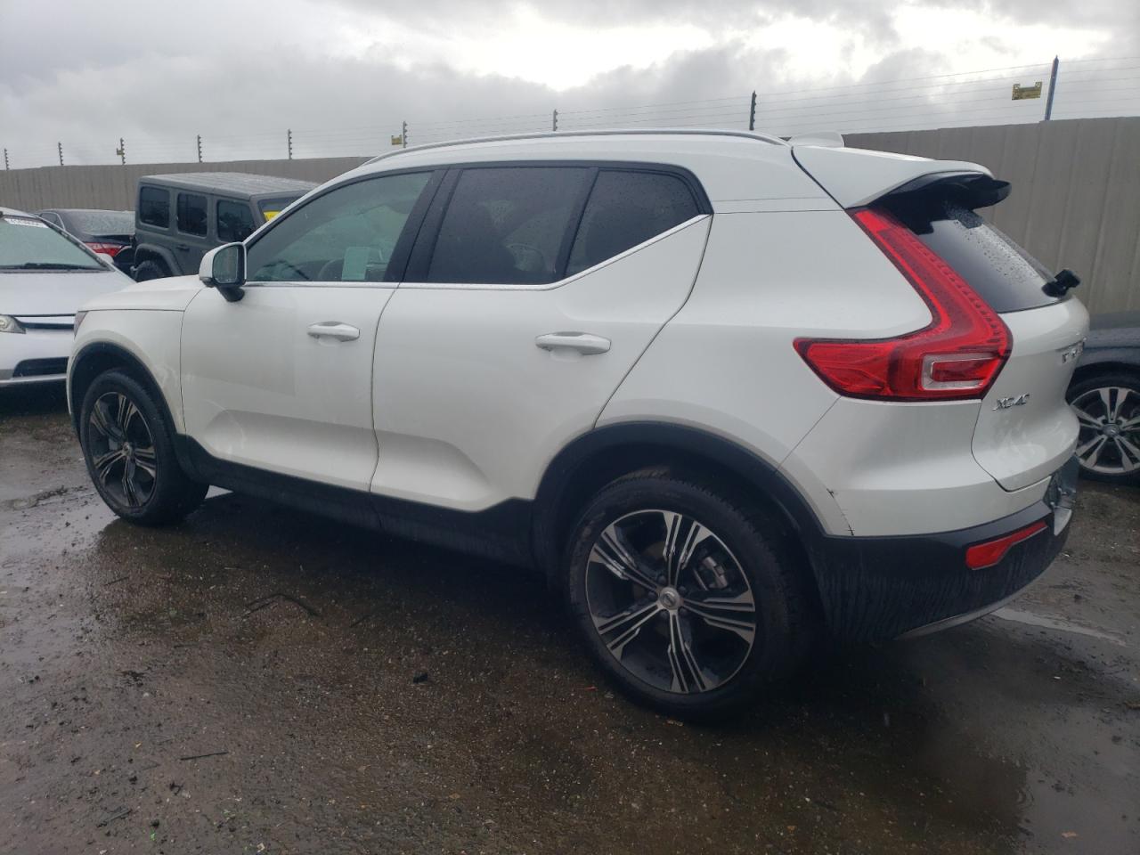 2022 VOLVO XC40 T5 INSCRIPTION VIN:YV4162UL4N2789698