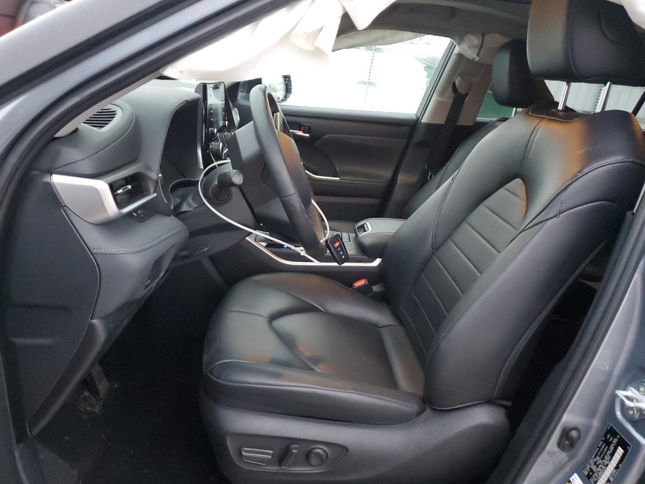 2022 TOYOTA HIGHLANDER XLE VIN:5TDHZRBH3NS212878