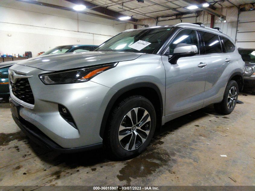 2022 TOYOTA HIGHLANDER XLE VIN: 5TDGZRBH1NS204113