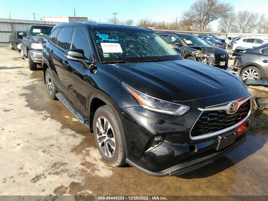 2021 TOYOTA HIGHLANDER XLE VIN: 5TDGZRBH6MS135949