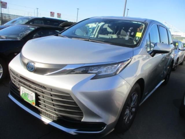 2021 TOYOTA SIENNA LE VIN: 5TDKRKEC1MS046954