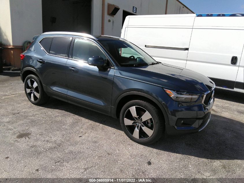 2021 VOLVO XC40 MOMENTUM VIN: YV4162UK2M2470788