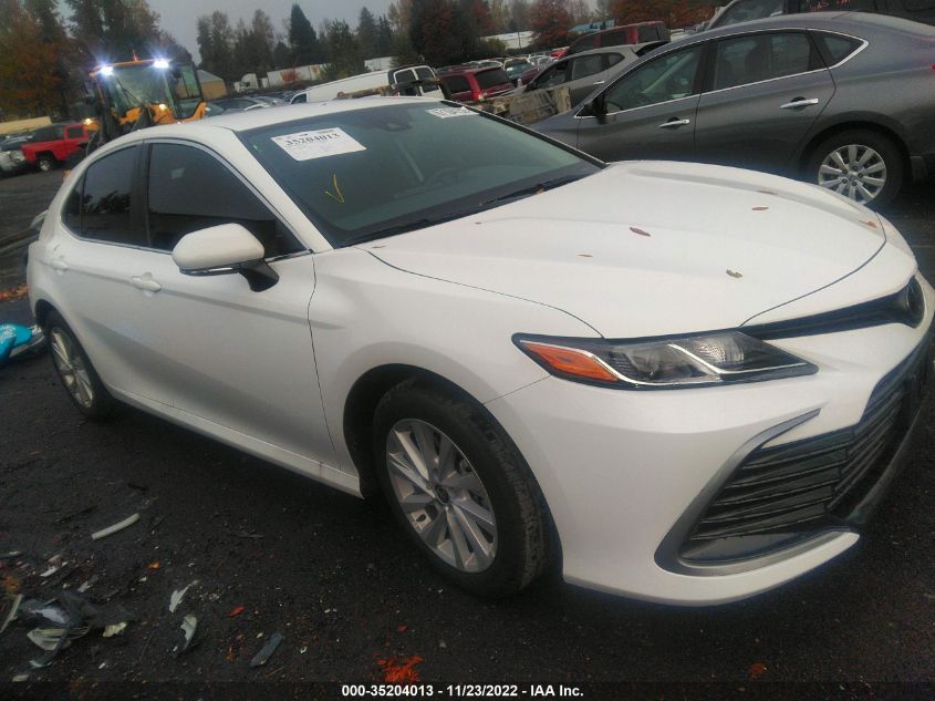 2022 TOYOTA CAMRY LE VIN: 4T1C11BKXNU068753