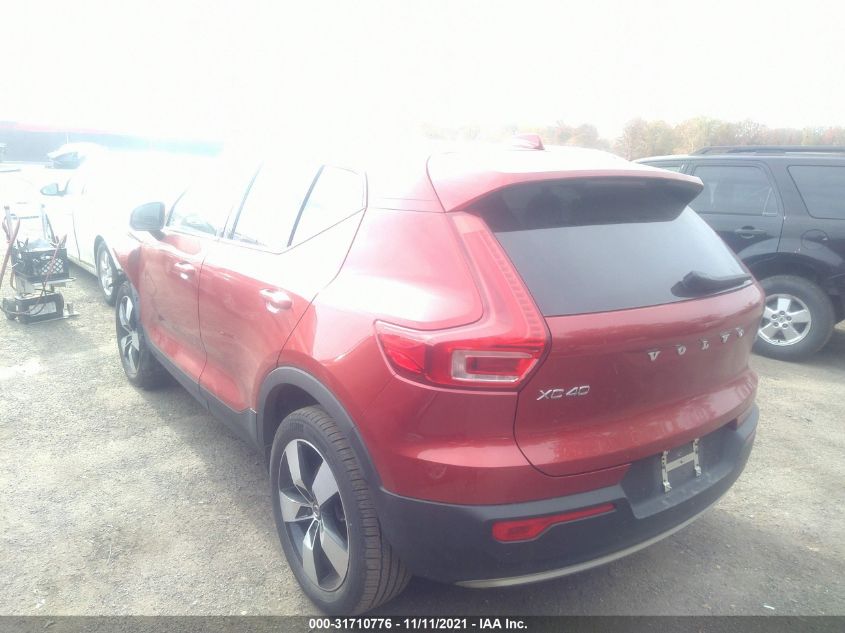 2021 VOLVO XC40 MOMENTUM VIN: YV4162UK5M2401349