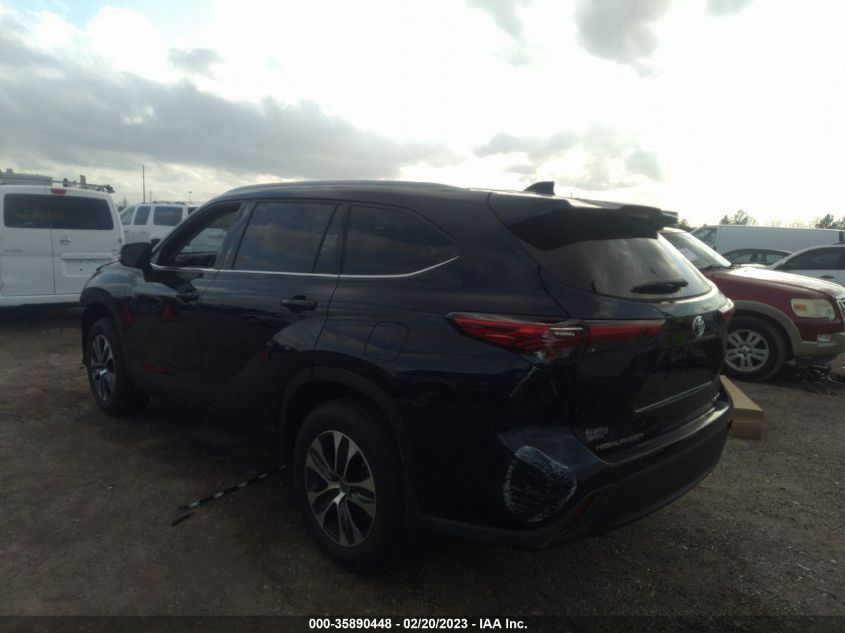 2022 TOYOTA HIGHLANDER XLE VIN: 5TDGZRBH3NS585835
