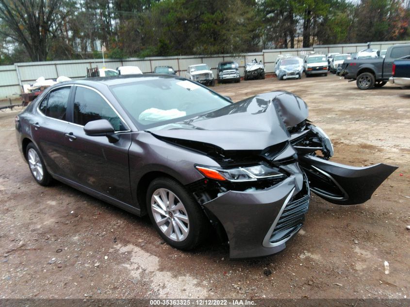2022 TOYOTA CAMRY LE VIN: 4T1C11AK5NU069696