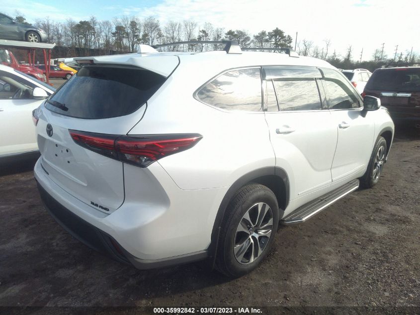 2022 TOYOTA HIGHLANDER XLE VIN: 5TDGZRBH8NS580002
