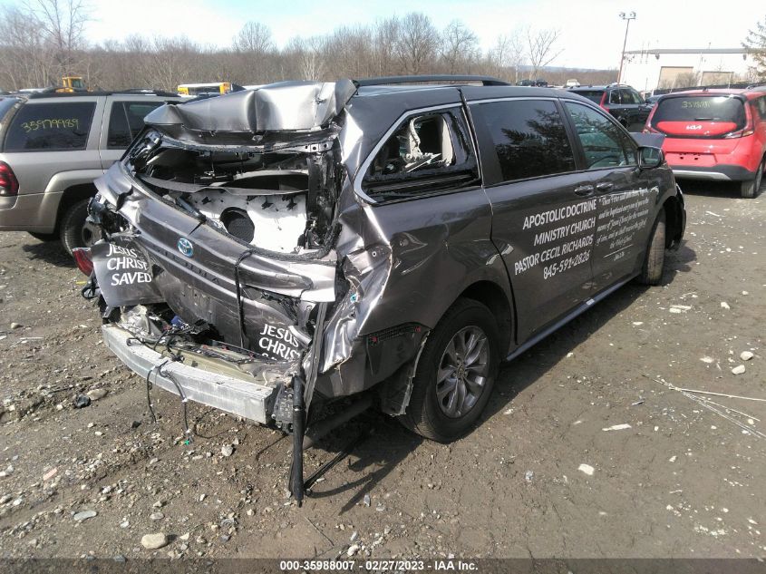 2022 TOYOTA SIENNA XLE VIN: 5TDJRKEC9NS075082