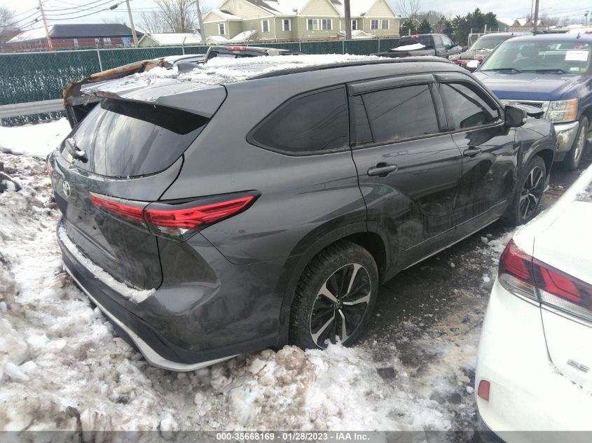2022 TOYOTA HIGHLANDER XSE VIN: 5TDLZRBH3NS215824