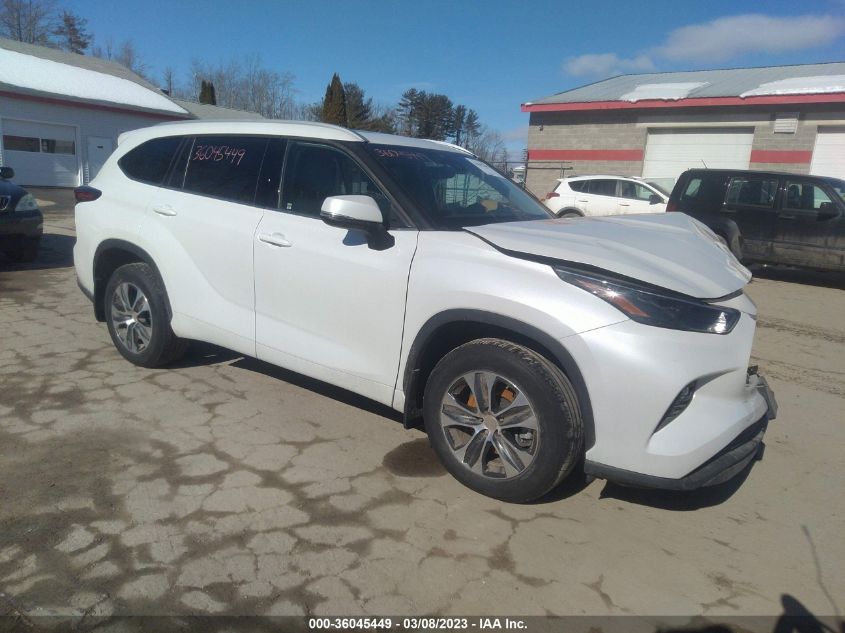2022 TOYOTA HIGHLANDER XLE VIN: 5TDHZRBH4NS568823