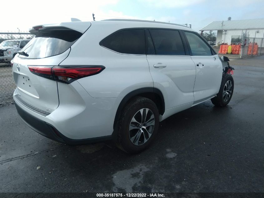 2022 TOYOTA HIGHLANDER XLE VIN: 5TDGZRAH7NS548840