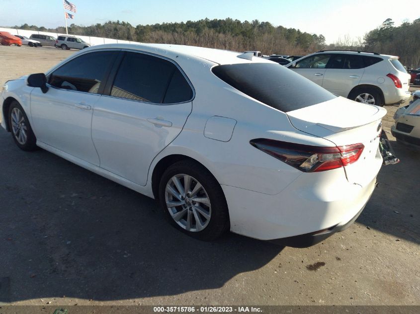 2022 TOYOTA CAMRY LE VIN: 4T1C11AK5NU689643