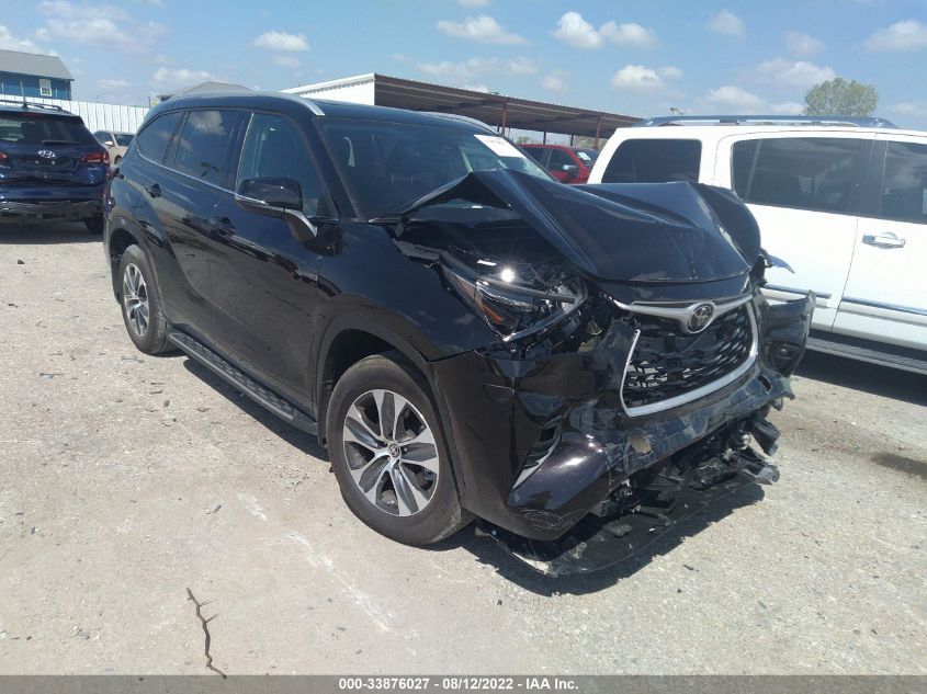 2022 TOYOTA HIGHLANDER XLE VIN: 5TDGZRAH7NS122727