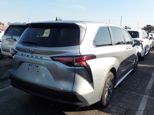 2021 TOYOTA SIENNA LE VIN: 5TDKRKEC9MS017928