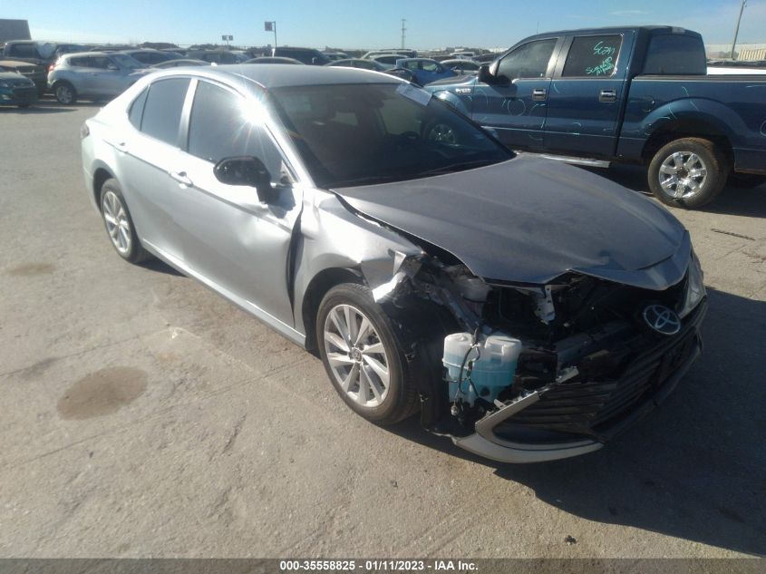 2022 TOYOTA CAMRY LE VIN: 4T1C11AK2NU692628