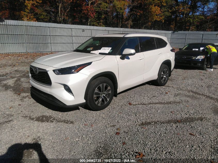 2022 TOYOTA HIGHLANDER XLE VIN: 5TDHZRBH7NS161353