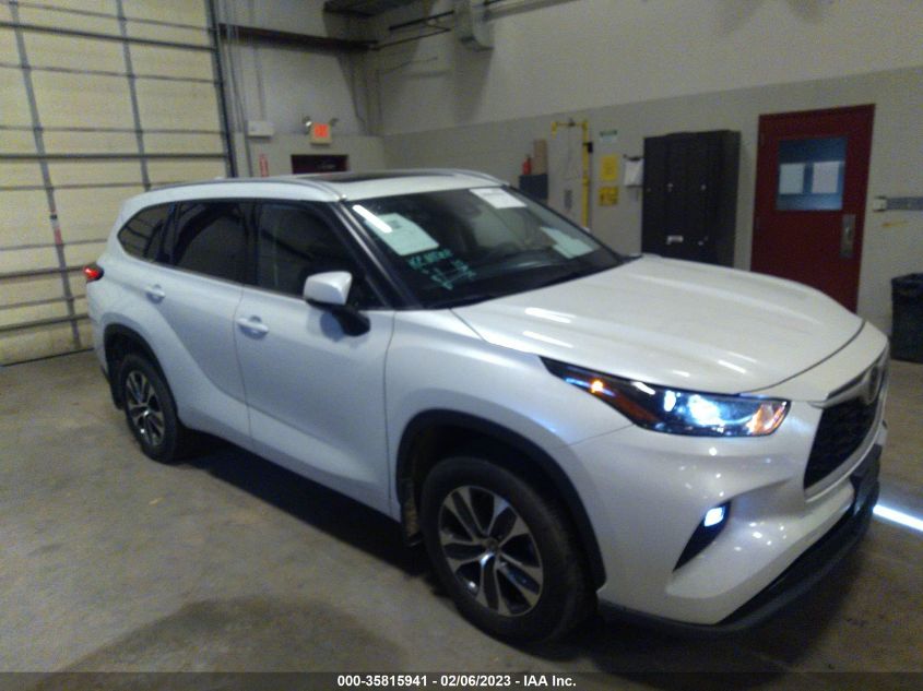 2022 TOYOTA HIGHLANDER XLE VIN: 5TDGZRBH5NS216135