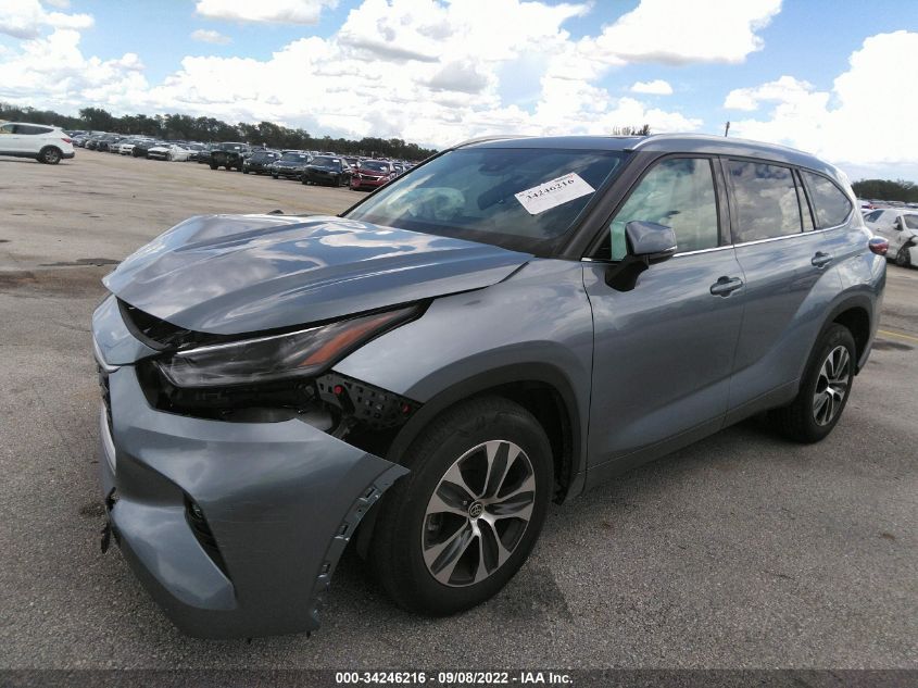 2021 TOYOTA HIGHLANDER XLE VIN: 5TDGZRAH7MS043329
