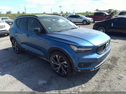 2021 VOLVO XC40 R-DESIGN VIN: YV4162UM4M2476710