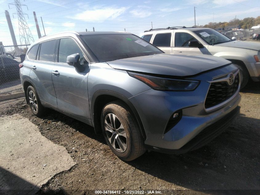 2022 TOYOTA HIGHLANDER XLE VIN: 5TDGZRBHXNS161410